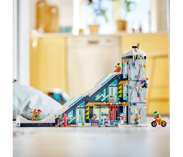 LEGO City 60366 Centrum narciarskie i wspinaczkowe - 1144444 - zdjęcie 14